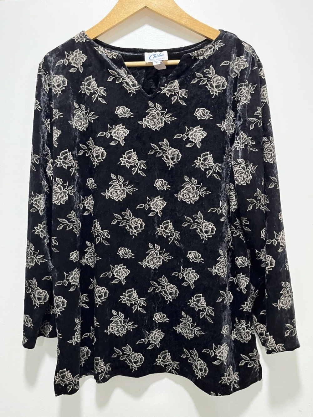 VTG 90s Women's Black Floral Crushed Velvet Blouse CHIHA USA Small